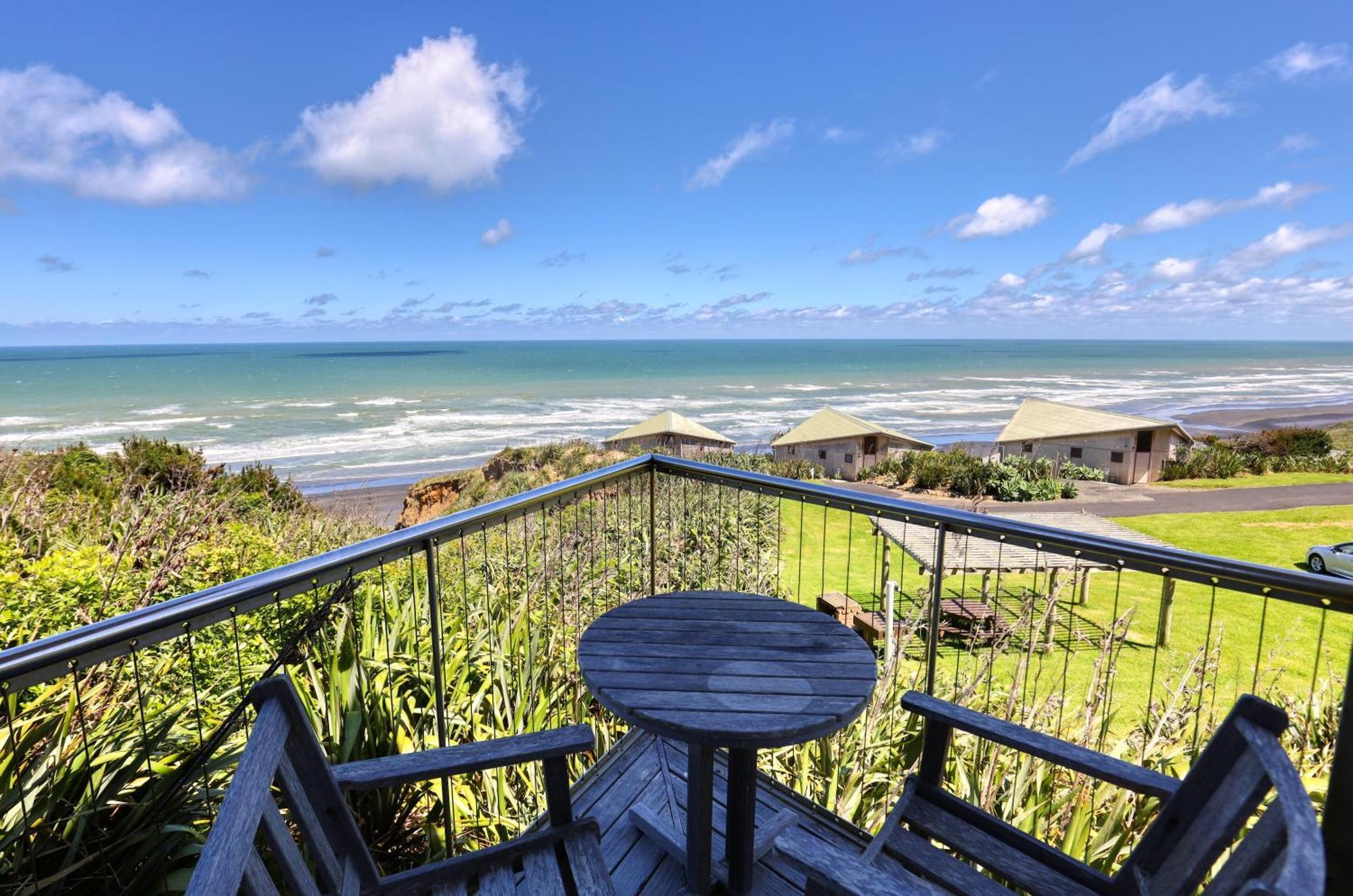 Castaways Resort Waiuku Exterior photo